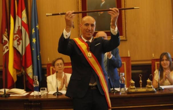 El alcalde socialista de León, José Antonio Díez/EFE