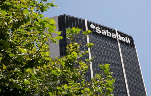 Banco Sabadell reduce en 15 toneladas el uso de papel en dos años