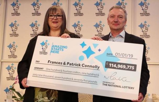 Fotografía de Frances y Patrick Connolly, ganadores del Euromillones en enero de 2019.