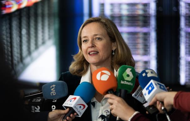La ministra de Economía en funciones, Nadia Calviño ofrece declaraciones a los medios de comunicación después de visitar las instalaciones del Barcelona Supercomputing Center, en Barcelona (España), a 2 de diciembre de 2019.