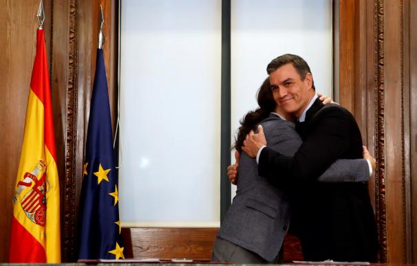 Sánchez e Iglesias abrazo