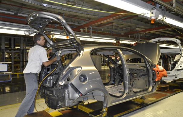 La crisis se ha llevado por delante 124.000 empleos en el sector del automóvil