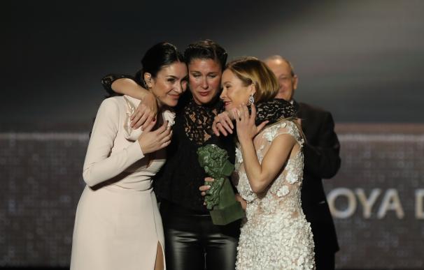 Las hijas de Marisol María Estevez y Celia Flores recogen el Goya de Honor