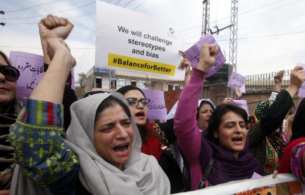 Mujeres durante una protesta en Peshawar (Pakistán) por el Día Internacional de la Mujer