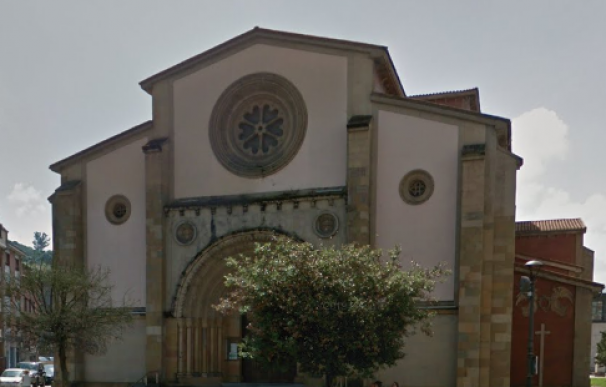 Cuatro jóvenes, acusadas de profanar y causar destrozos en una iglesia
