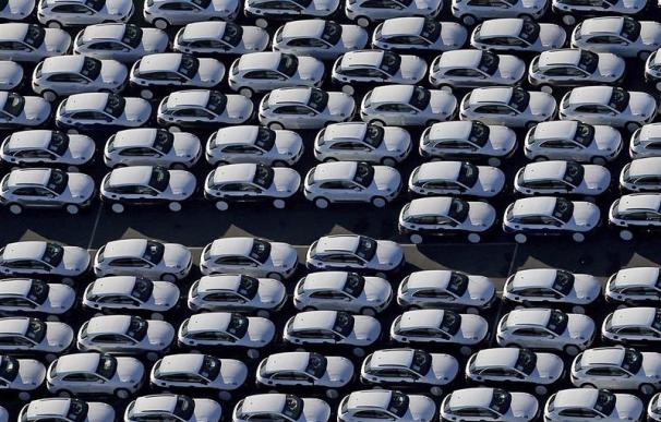 Vista aérea del estacionamiento de automóviles de Porsche en una fábrica de Leipzig, Alemania. Foto EFE