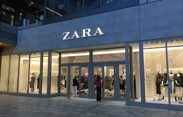 Fotografía de una tienda de Zara.