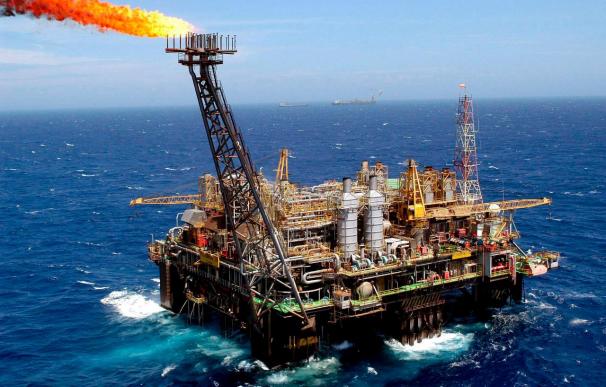 El crudo OPEP detiene su carrera alcista y cotiza a 105,28 dólares/barril