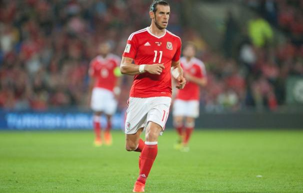 Gareth Bale jugando con Gales