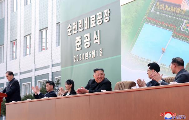 El líder de Corea del Norte, Kim Jong Un, en su primera aparición en casi un mes