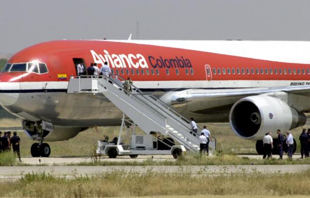 Pilotos de Avianca anuncian "cero trabajo suplementario" a partir del viernes