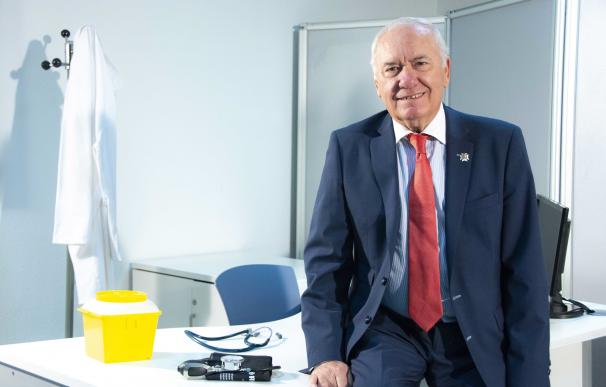 El presidente del Consejo General de Enfermería, Florentino Pérez Raya