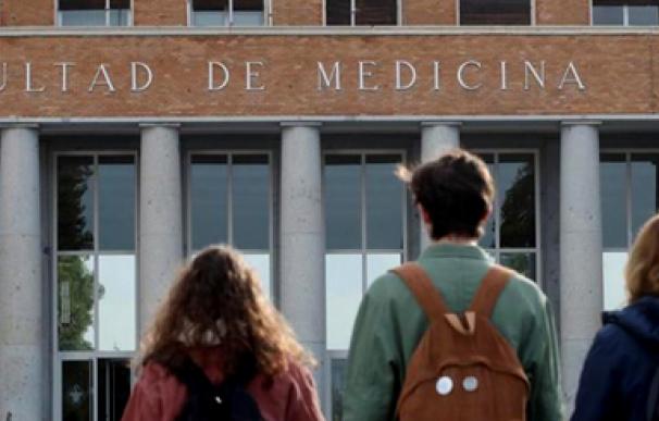 Sanidad reclutó a estudiantes de Medicina sin los decanos