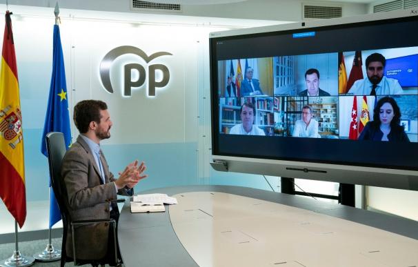 El líder del PP, Pablo Casado, en una reunión por videoconferencia con los presidentes autonómicos de su partido.