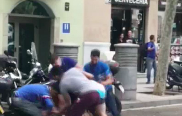 Cinco detenidos en Barcelona por un violento intento de robo a un hombre