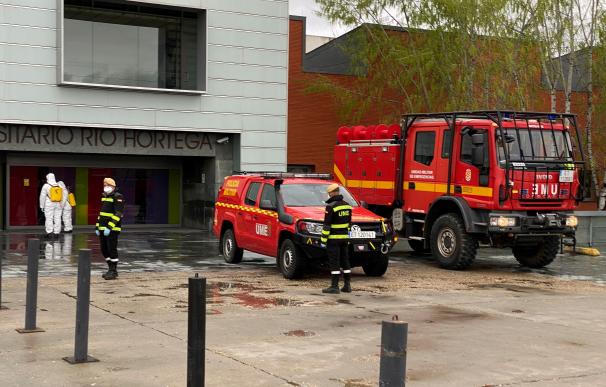 Efectivos de la Unidad Militar de Emergencias permanecen en el Hospital Universitario Río Hortega de Valladolid.