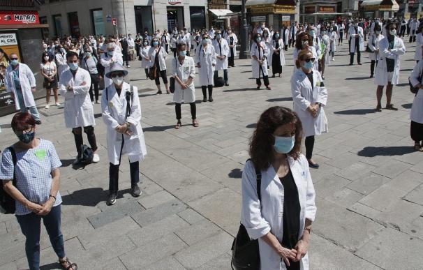 Protestas de médicos en la Puerta del Sol para reclamar más medios para la sanidad.