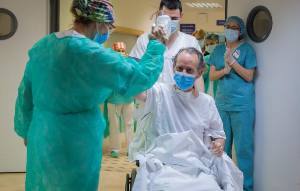 Trasladan a planta al último paciente ingresado en la UCI con coronavirus del Hospital Quirónsalud Sagrado Corazón en Sevilla