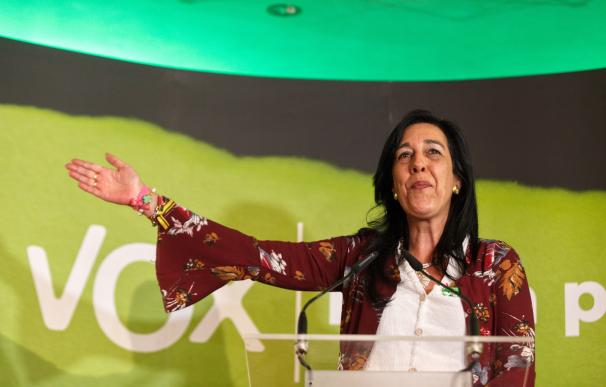 La parlamentaria electa de Vox por Álava, Amaya Martínez, celebra este domingo la entrada del partido en el Parlamento Vasco en un acto en Vitoria