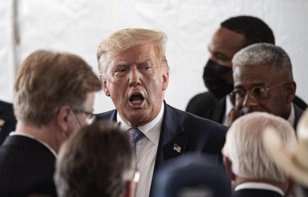 Donald Trump 29 July 2020, US, Midland: US President Donald Trump speaks to invited guests after visiting Latshaw Rig 9 on the Double Eagle well site southeast of Midland as he attends a pair of fundraisers in nearby Odessa. Photo: Bob Daemmrich/ZUMA Wire/dpa 29/7/2020 ONLY FOR USE IN SPAIN