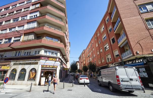 Cantabria establece un cordón sanitario en un barrio de Torrelavega, aislando a 6.500 personas Barrio La Inmobiliaria 10/9/2020