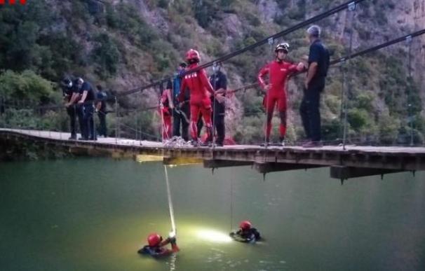El dispositivo de rescate en el pantano de Camarasa, en Lleida