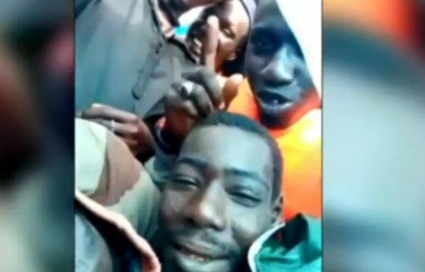 El vídeo que unos migrantes se grabaron antes de morir en el mar.