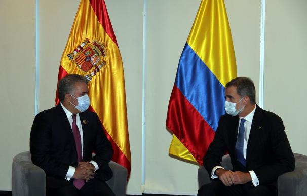 Iván Duque se reúne con el rey Felipe VI de España en Bolivia