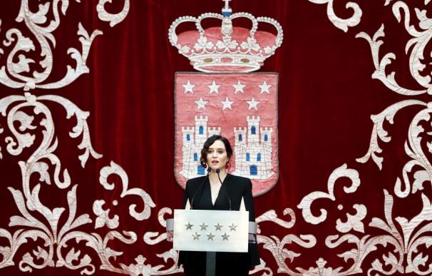 La presidenta de la Comunidad de Madrid, Isabel Díaz Ayuso, da un discurso durante la ceremonia por el 42 aniversario de la Constitución Española
