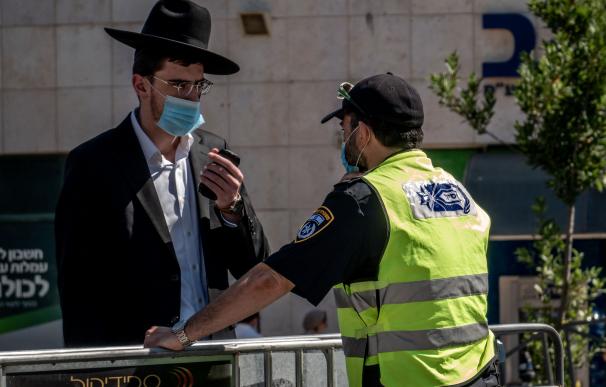 Un hombre muere en Israel tras contagiarse dos veces de coronavirus de cepas distintas