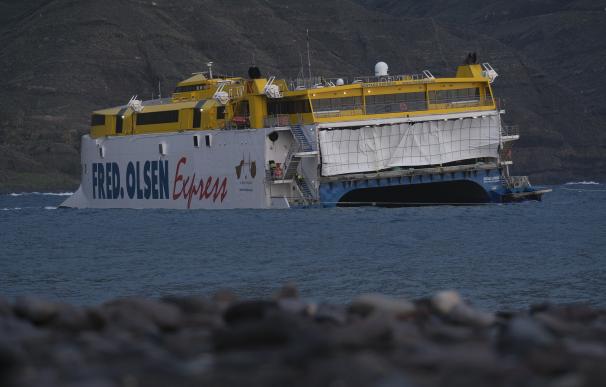 Ferry encalla en Gran Canaria