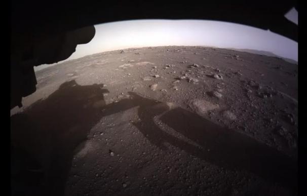 Primera imagen en color desde la superficie de Marte enviada por Perseverance NASA/JPL 19/2/2021