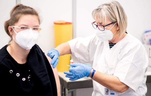 Vacunación contra el coronavirus en Alemania Hauke-Christian Dittrich / dpa Poo 26/2/2021 ONLY FOR USE IN SPAIN