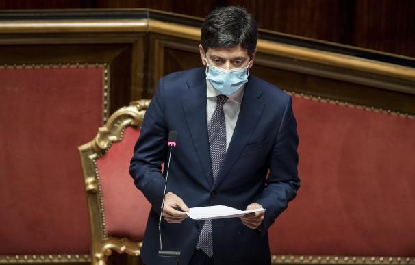 El ministro de Sanidad italiano, Roberto Speranza, explica las nuevas restricciones.