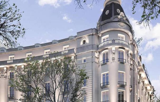 Bajo el nombre de Mandarin Oriental Ritz y tras una inversión de 99 millones de euros, este hotel de cinco estrellas inicia una nueva etapa.