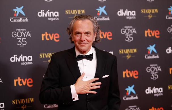 El actor José Coronado, posa en la alfombra roja en la 35 edición de los Premios Goya 2021