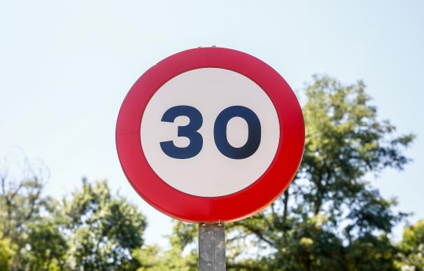 Señal de prohibido circular a más de 30 Km/h. 02 agosto 2019, conducción, tráfico, señal, peatón Ricardo Rubio / Europa Press (Foto de ARCHIVO) 2/8/2019