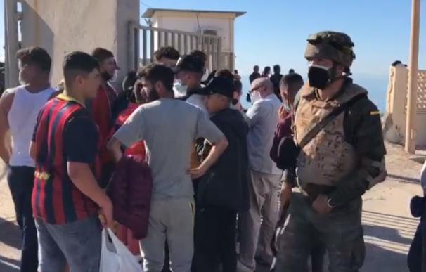 Los migrantes se agolpan en la frontera para volver a Marruecos
