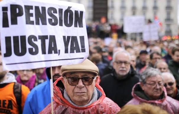 Cuatro de cada diez españoles dependen ya de un subsidio o un sueldo público
