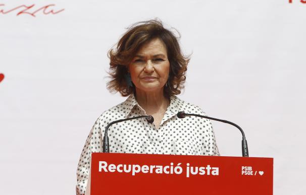 La vicepresidenta primera del Gobierno, Carmen Calvo, interviene tras recibir el Premio Maria Plaza de los Socialistas de Mallorca.