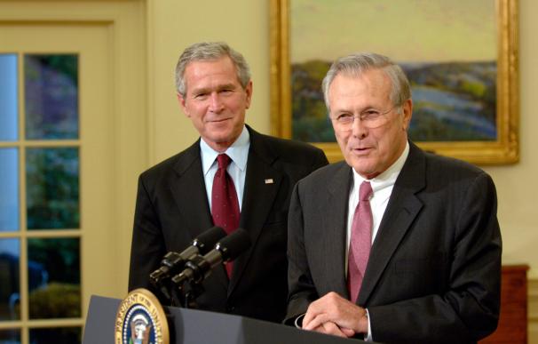 El exsecretario de Defensa Donald Rumsfeld y el expresidente de EEUU, George W. Bush.
JAMES BOWMAN /  ZUMA PRESS /  CONTACTOPHOTO
30/6/2021 ONLY FOR USE IN SPAIN