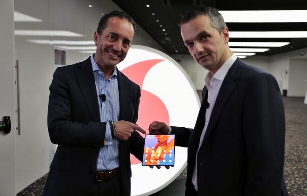 Ismael Asenjo (derecha) en la presentación del 5G en España de Vodafone