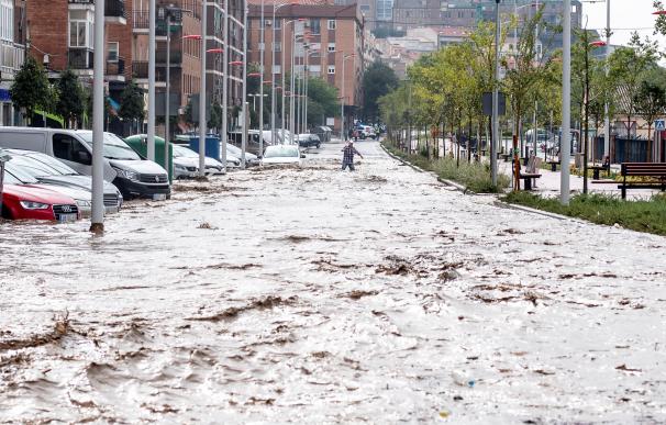 La tormenta pone en jaque al nordeste de España: alerta en trece comunidades