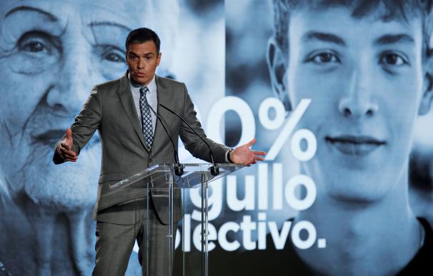 El presidente del Gobierno, Pedro Sánchez, interviene durante acto celebrado en las instalaciones del Servicio de Vacunación Centralizado de Guadalajara.