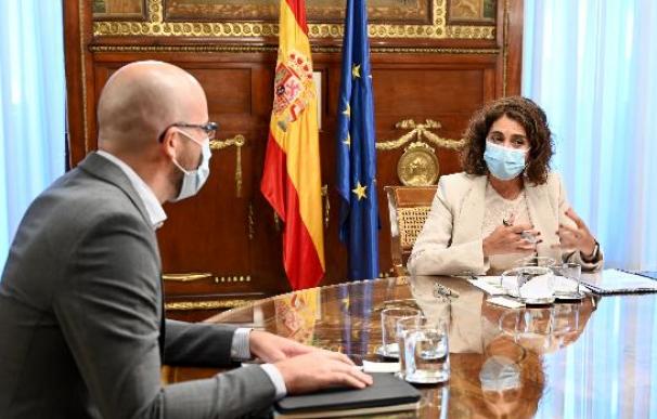 La ministra de Hacienda empieza a contemplar vías para cerrar los PGE con Unidas Podemos.