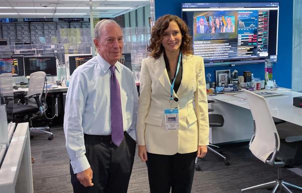 La presidenta de la Comunidad de Madrid, Isabel Díaz Ayuso, se reúne con CEO de Bloomberg, Michael Bloomberg.