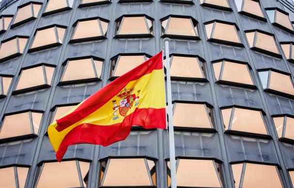 Bandera de España en el Tribunal Constitucional.