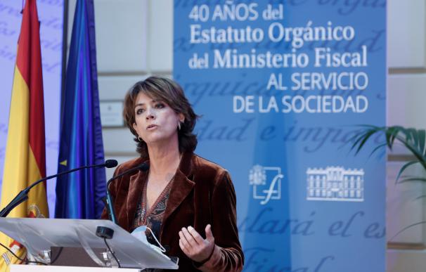 La fiscal general del Estado, Dolores Delgado, ofrece un discurso en el acto conmemorativo del 40 aniversario del Estatuto Orgánico del Ministerio Fiscal celebrado en Madrid.