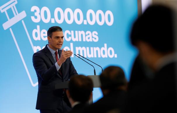 El presidente del Gobierno, Pedro Sánchez durante su intervención en el acto 'Vacunación solidaria: cumpliendo compromisos' celebrado en el Palacio de La Moncloa en Madrid este lunes.