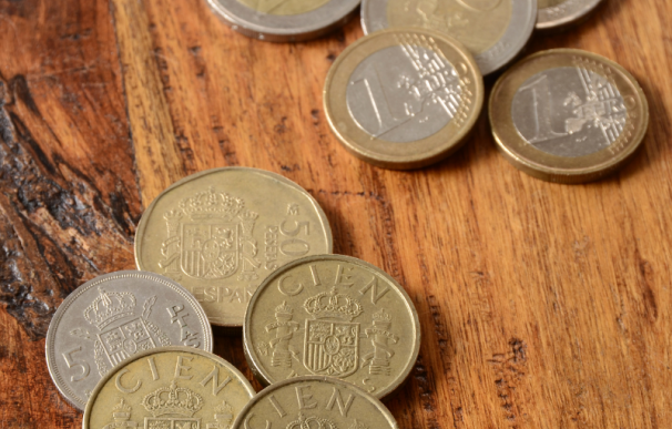 Euros y pesetas que pueden venderse en subastas online.